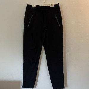 Athleta Trekkie North Jogger size 4 in Black